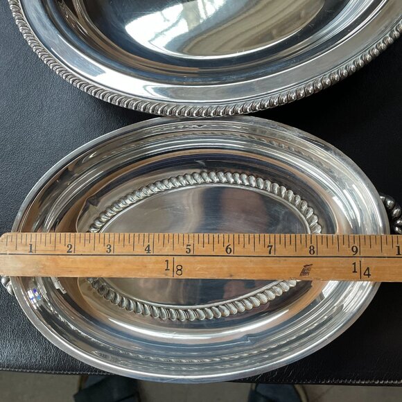 Vintage W.M.Rogers Silverplate Oval 12" Covered Serving Bowl w/insert - Picture 12 of 12
